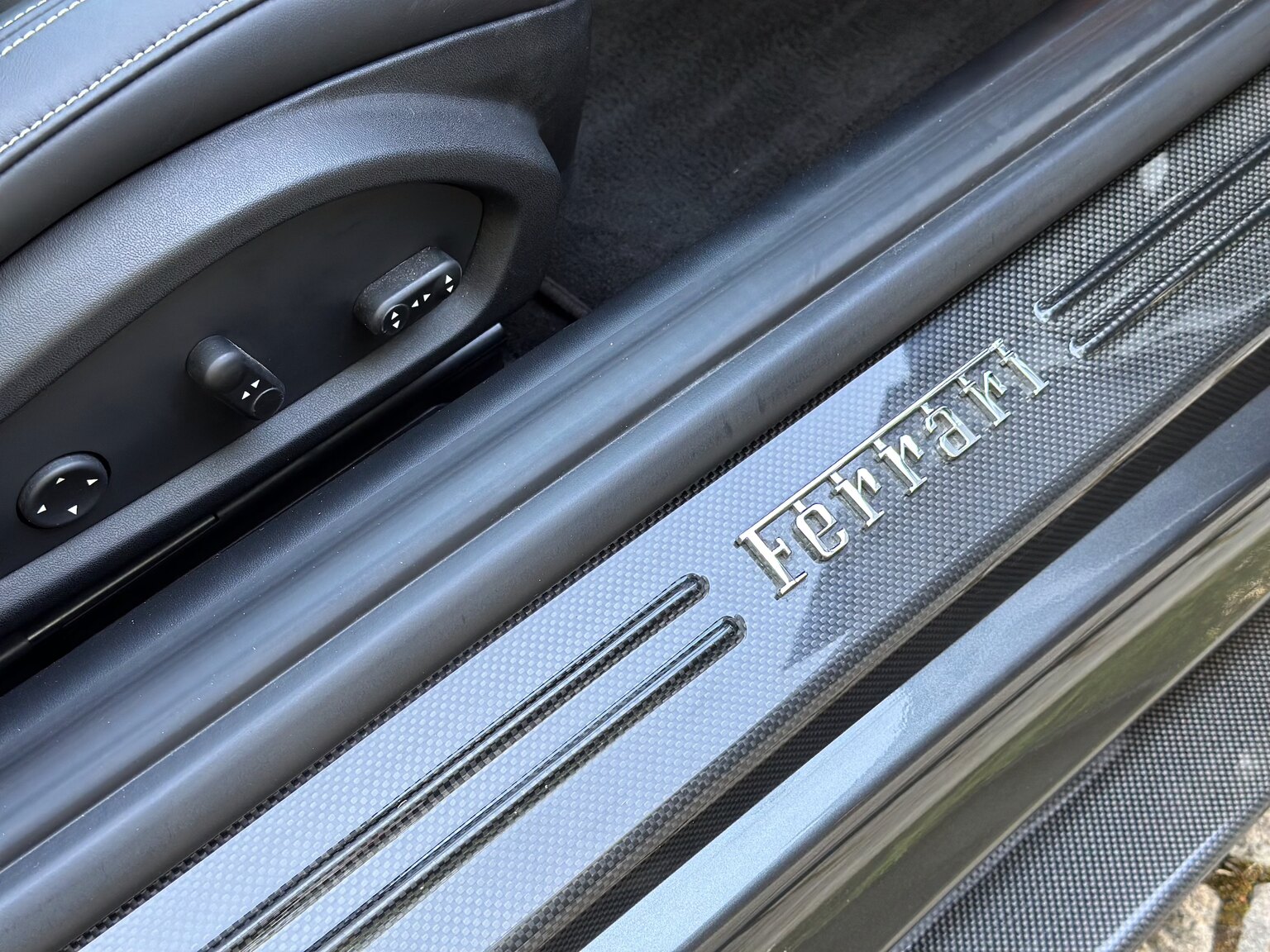 Interiörbild 2013 Ferrari F12 Berlinetta