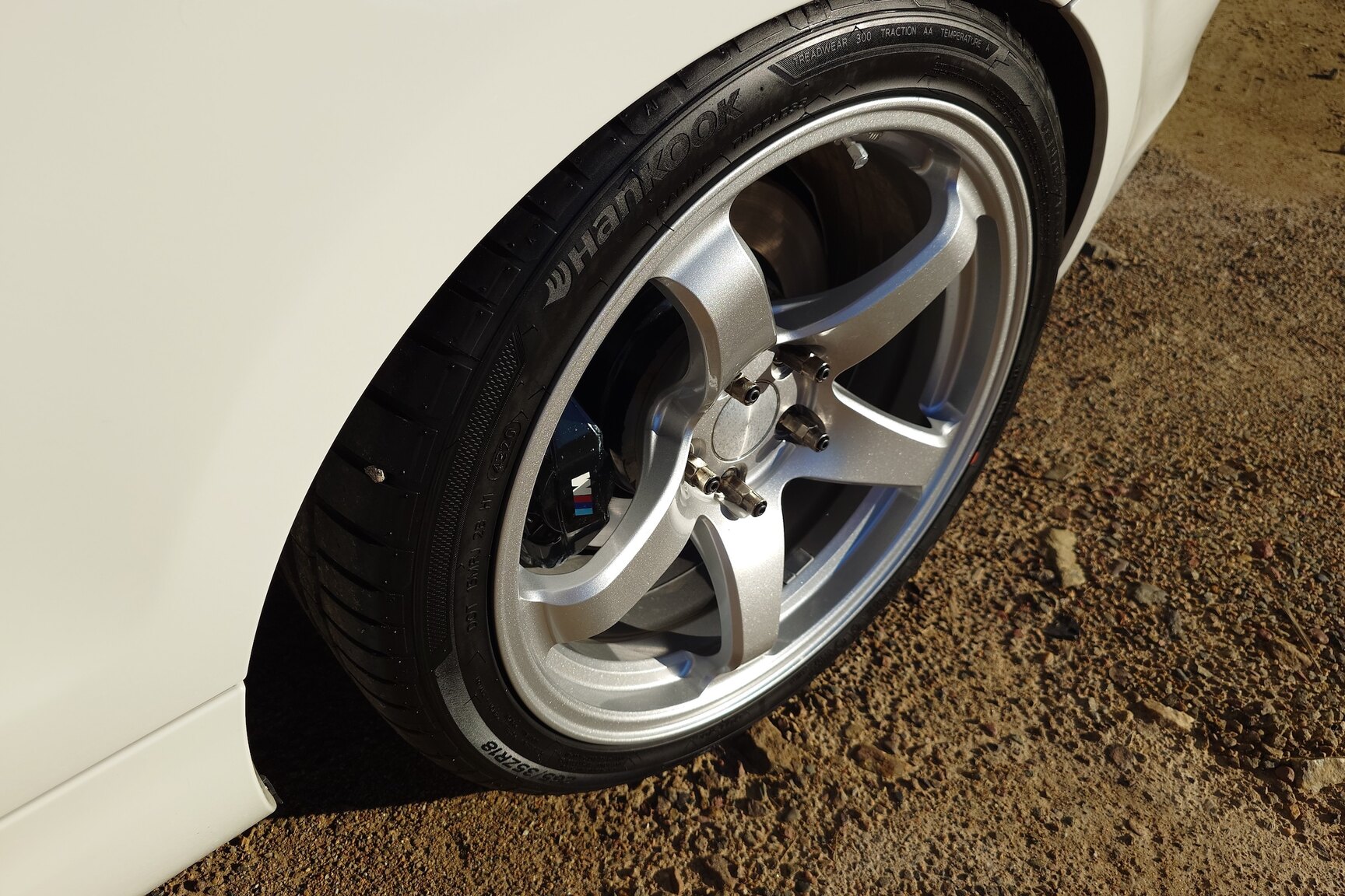 Exterior image of 2011 BMW 135i Coupé 