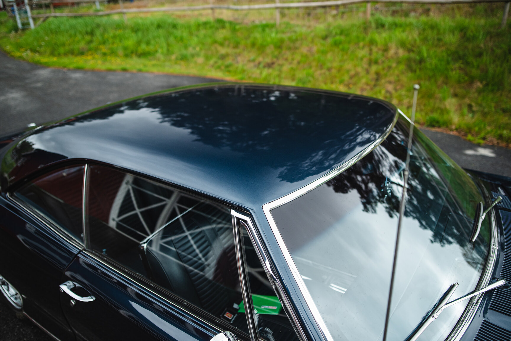 Exterior image of 1965 Pontiac Catalina 421 Tripower-Pack 2+2