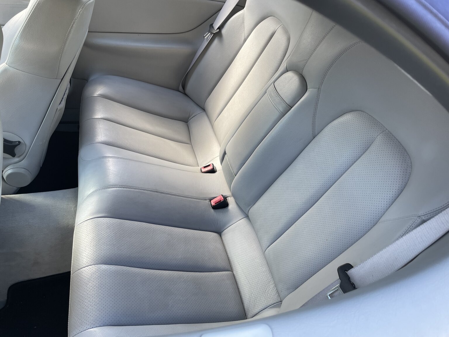 Interiörbild 2001 Mercedes-Benz CLK 230 Kompressor