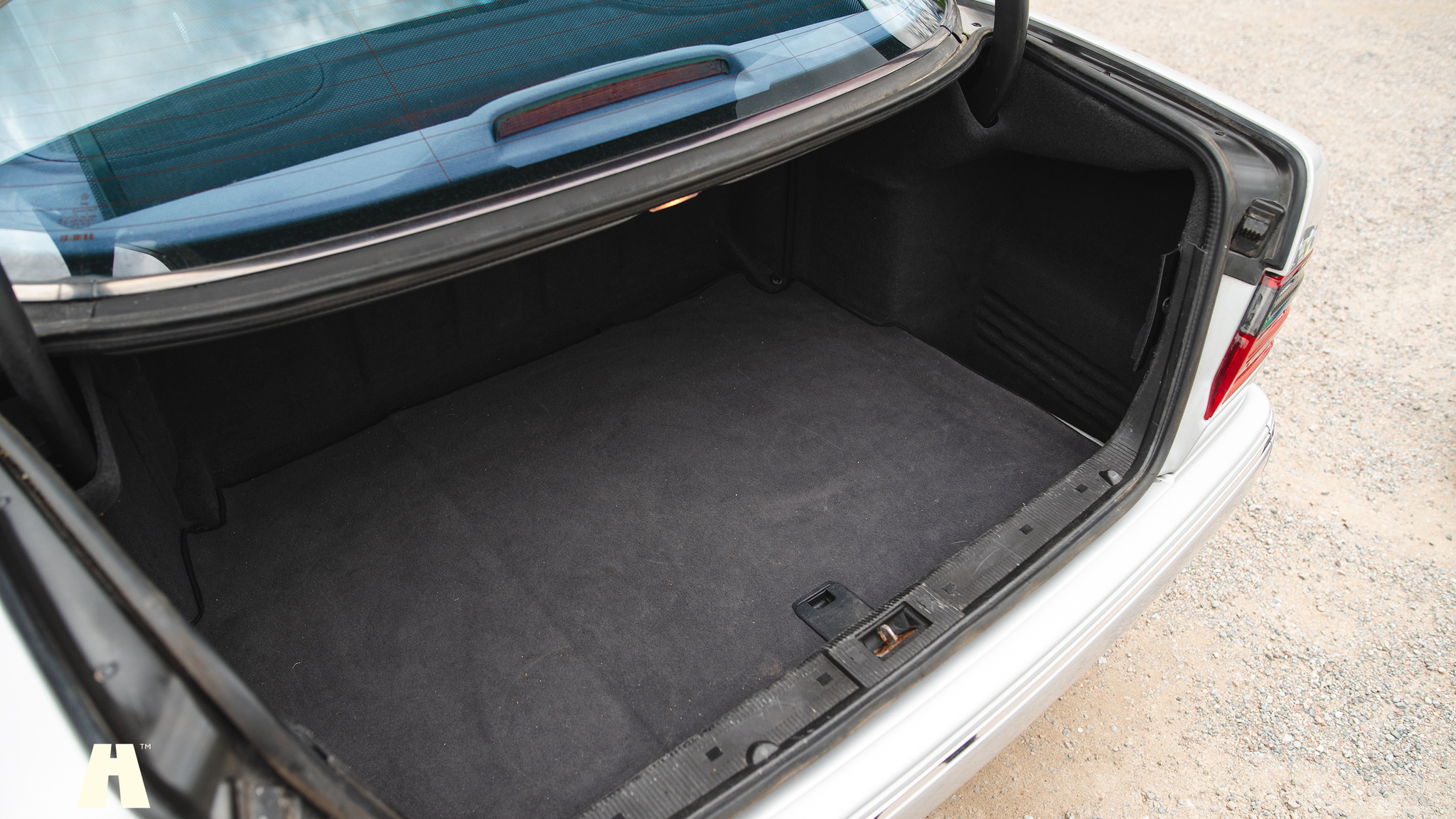 Innenraumfoto von 2000 Mercedes E430