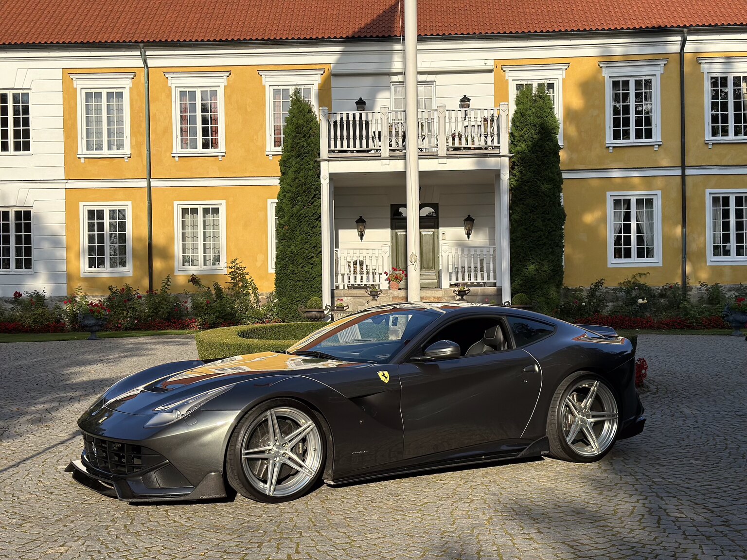 Exterior image of 2013 Ferrari F12 Berlinetta