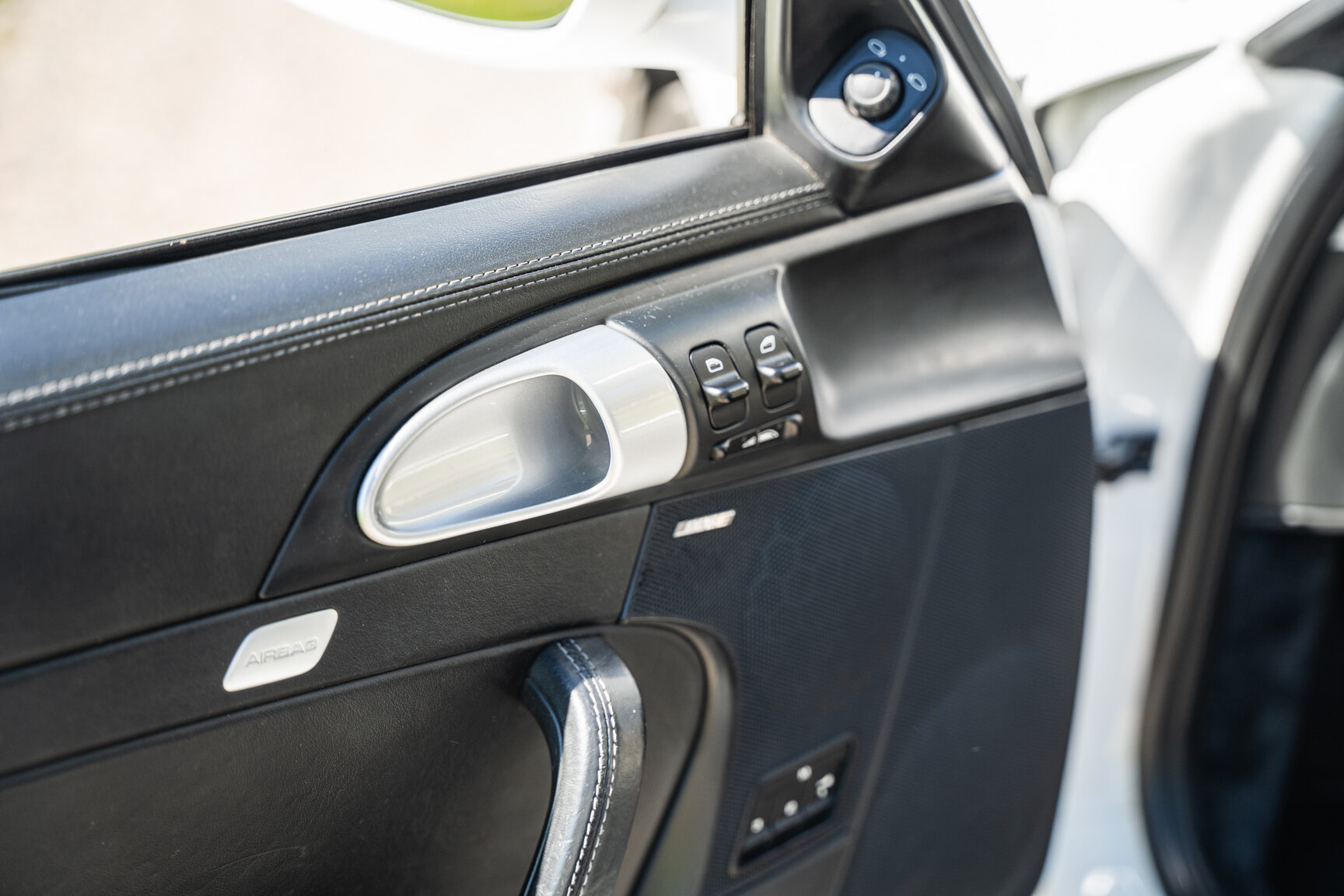 Interior image of 2008 Porsche 911 Turbo Cabriolet (9)
