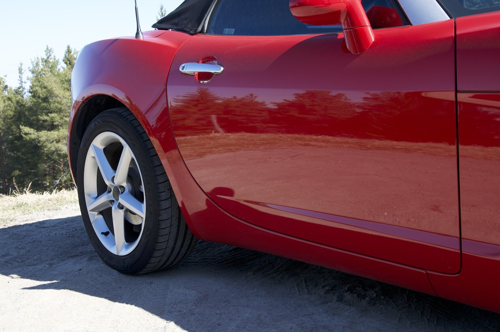 Exterior image of 2007 Opel GT 2.0 Turbo