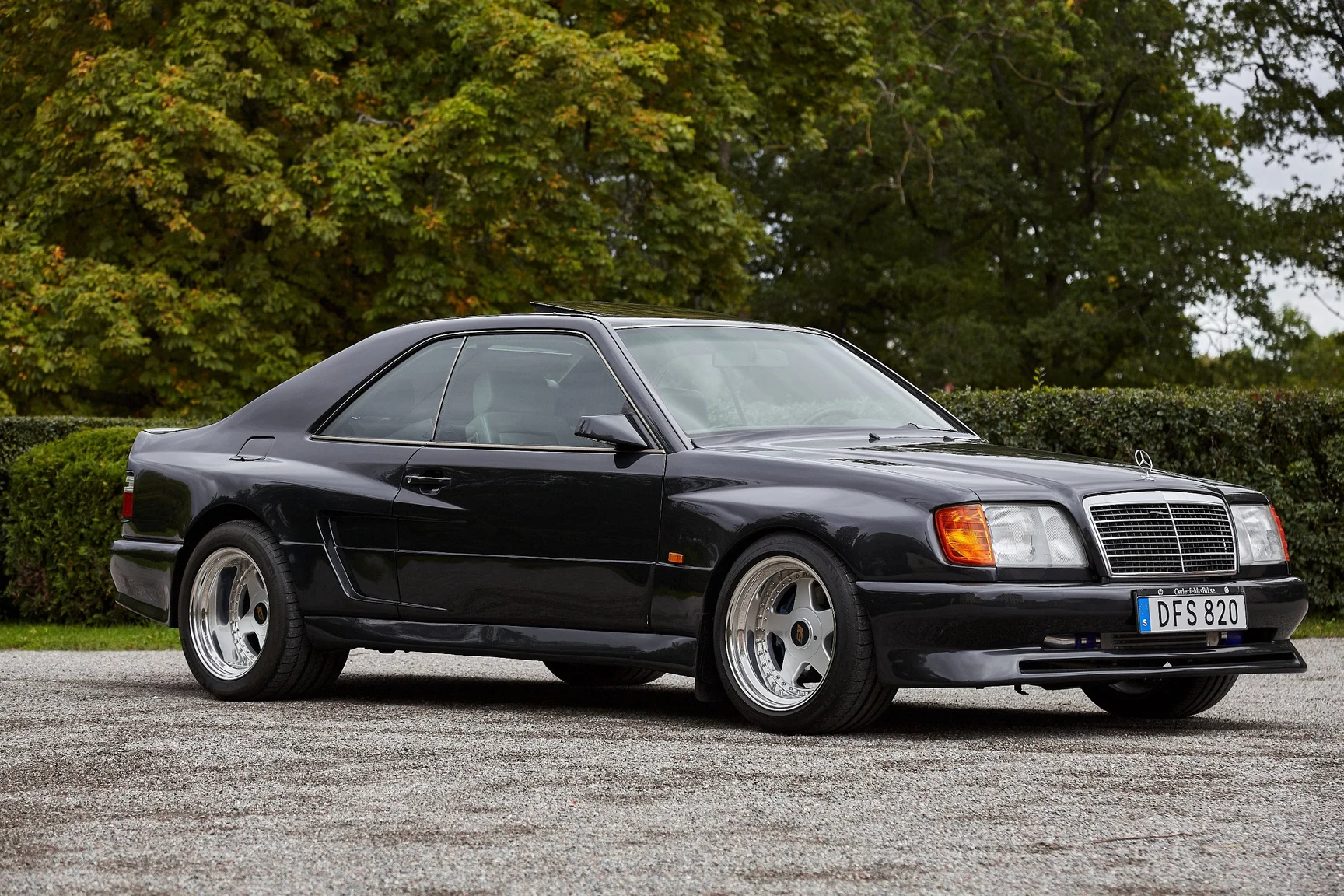 Exterior image of 1989 Mercedes Benz 300 CE Coupé 1989 Koenig Specials (23)
