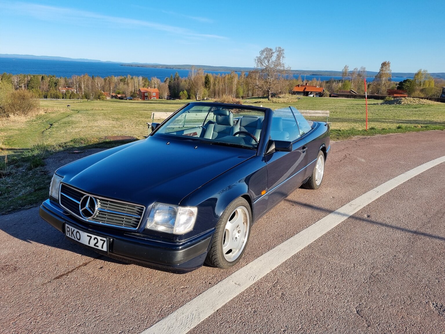 Exteriörbild på 1993 Mercedes-Benz 300 CE Cabriolet
