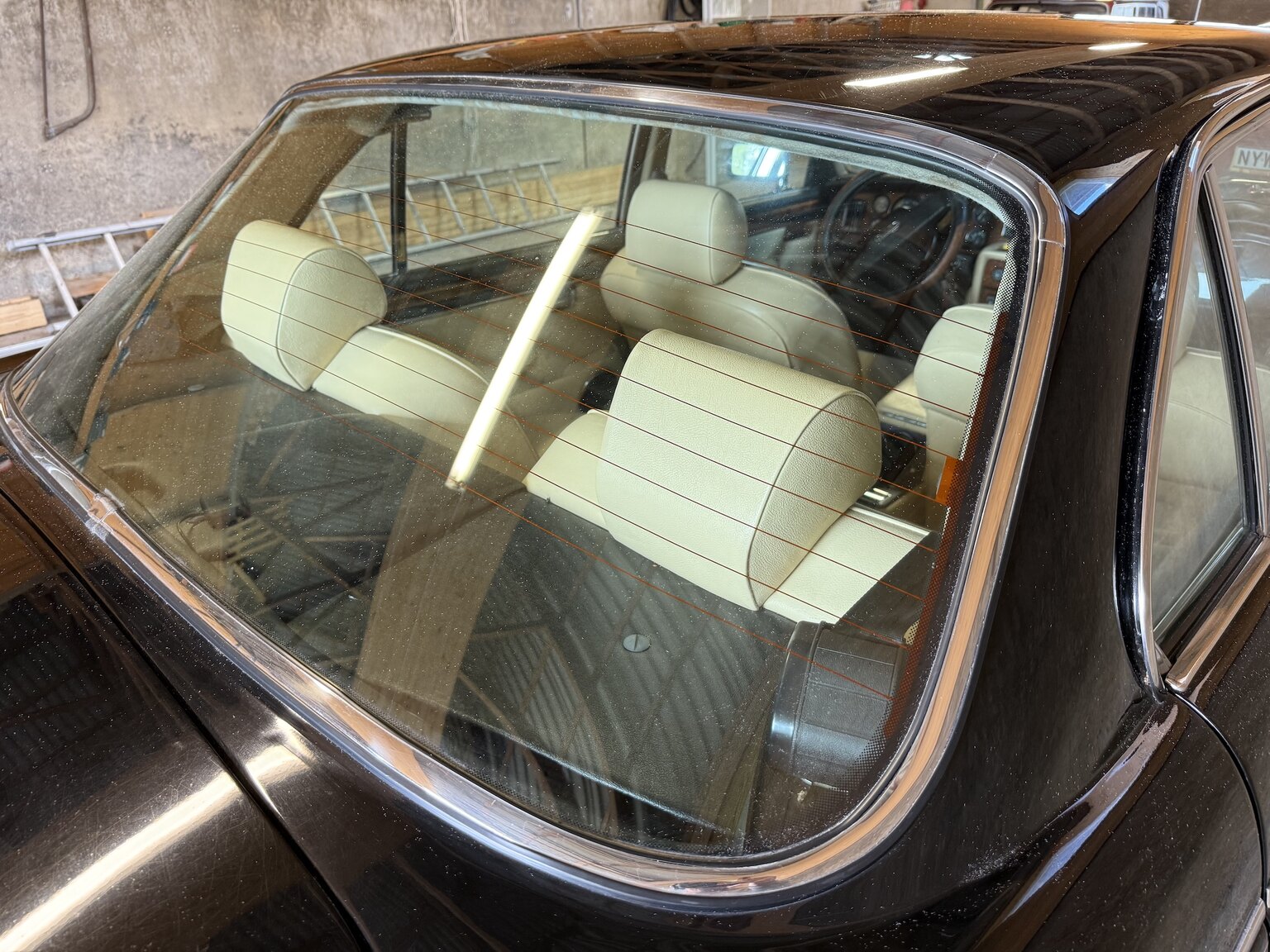Aussenfoto 1990 Jaguar Daimler Double six