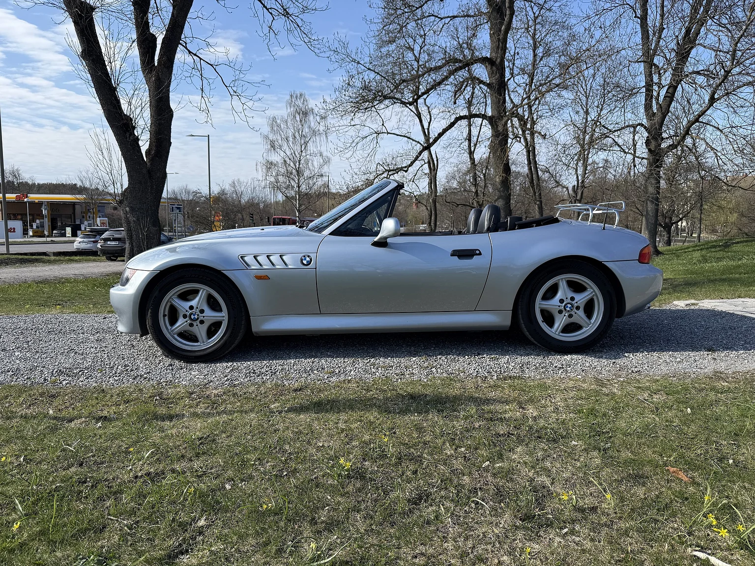 Exterior image of 1996 BMW Z3 1.8 Z3 (5)