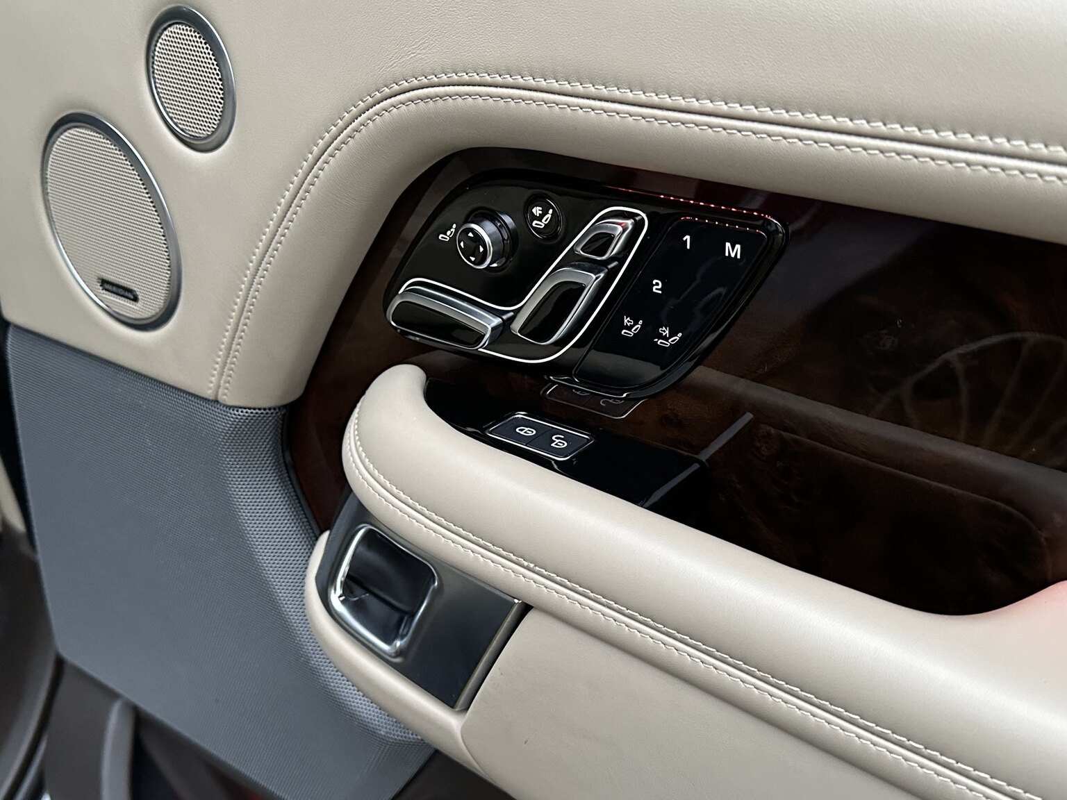 Interiörbild 2019 Range Rover Vouge Autobiography SDV8