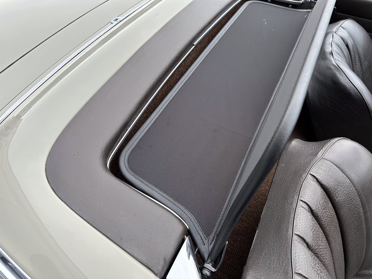 Aussenfoto 1968 Mercedes Benz SL 280 Pagoda