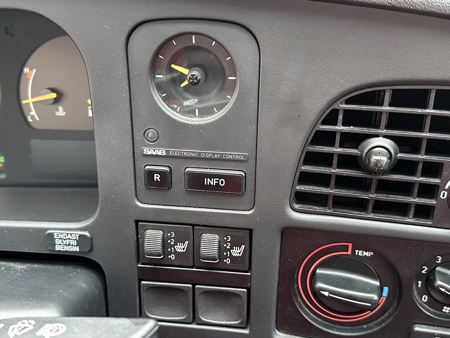 Innenraumfoto von 1988 SAAB 9000i