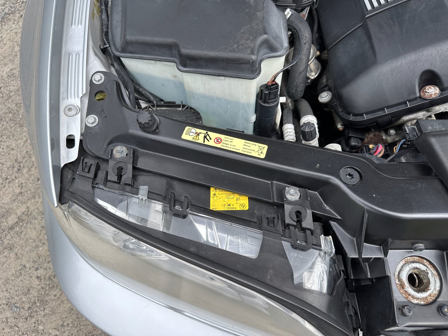 Image of 2005 BMW 330Ci mechanics