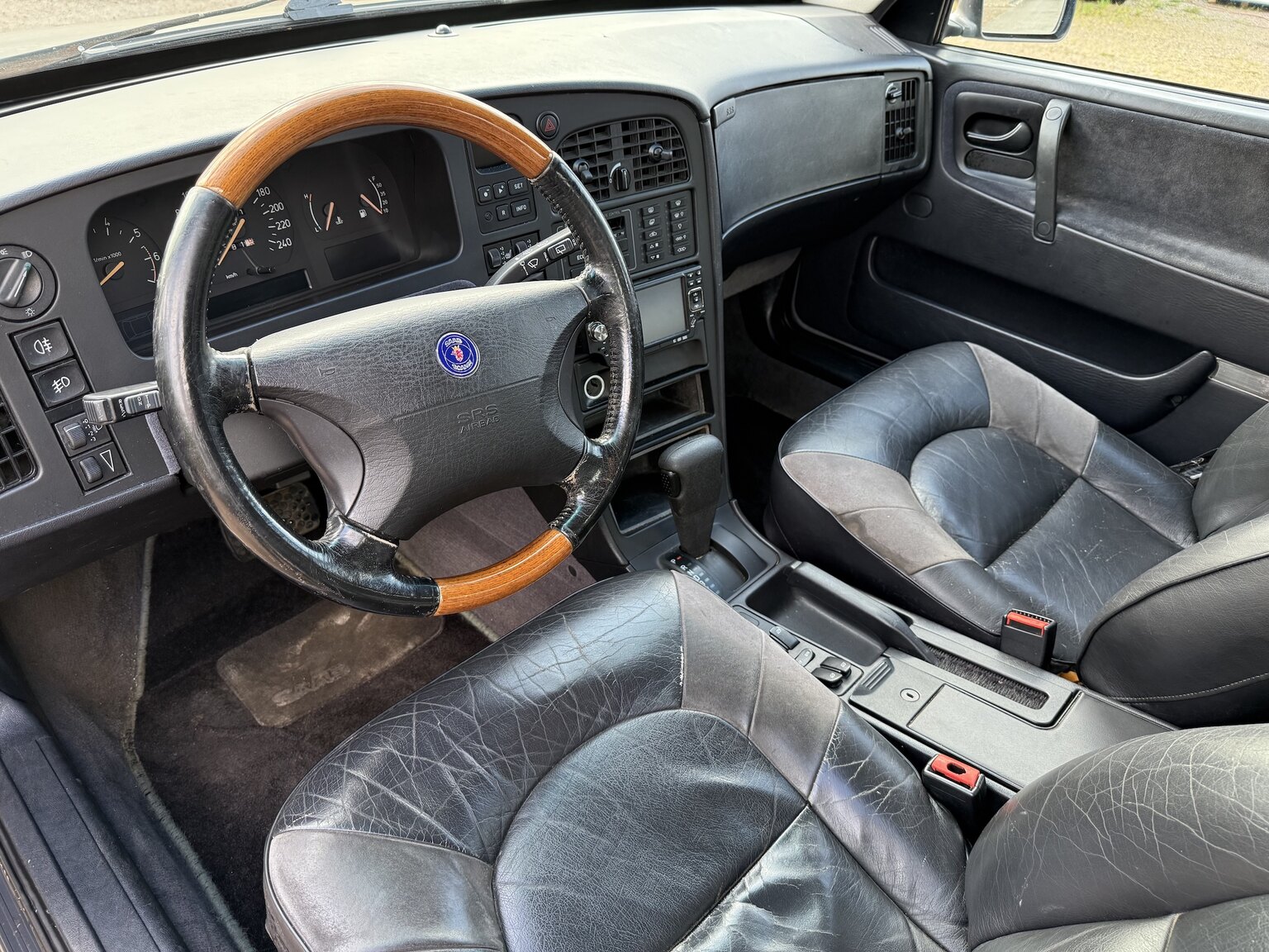 Interior image of 1997 Saab 9000 2.3 CS Turbo A50