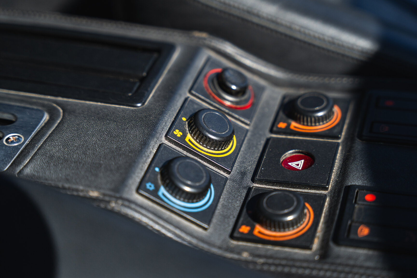 Interiörbild 1989 Ferrari 328 GTS