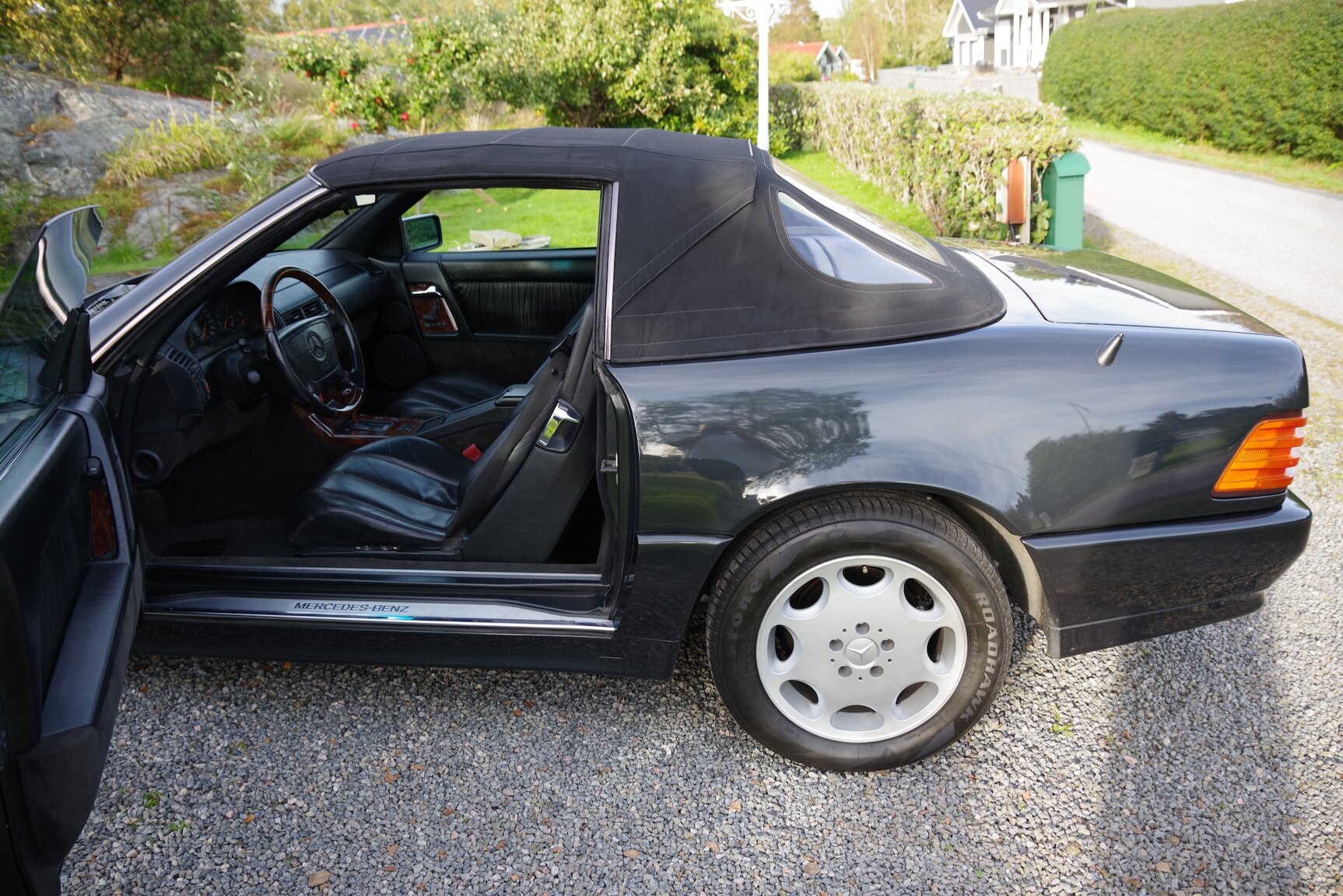 Exterior image of 1992 Mercedes-Benz 300 SL-24