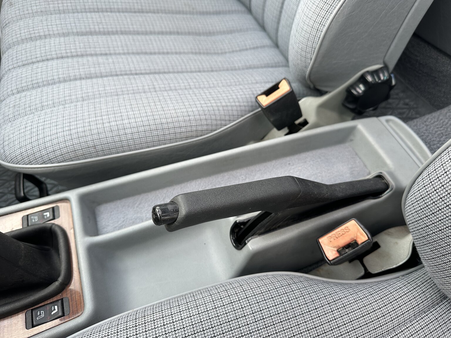 Interior image of 1988 Mercedes-Benz 190 E