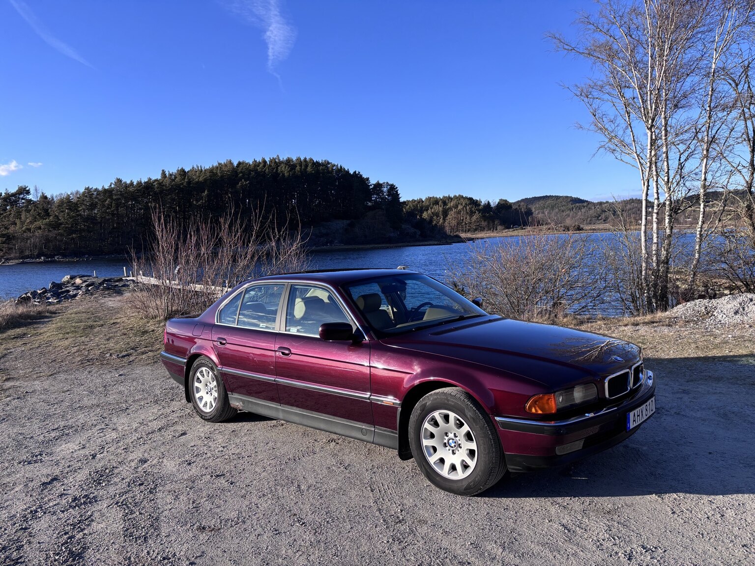 Exterior image of 1996 BMW 728iA