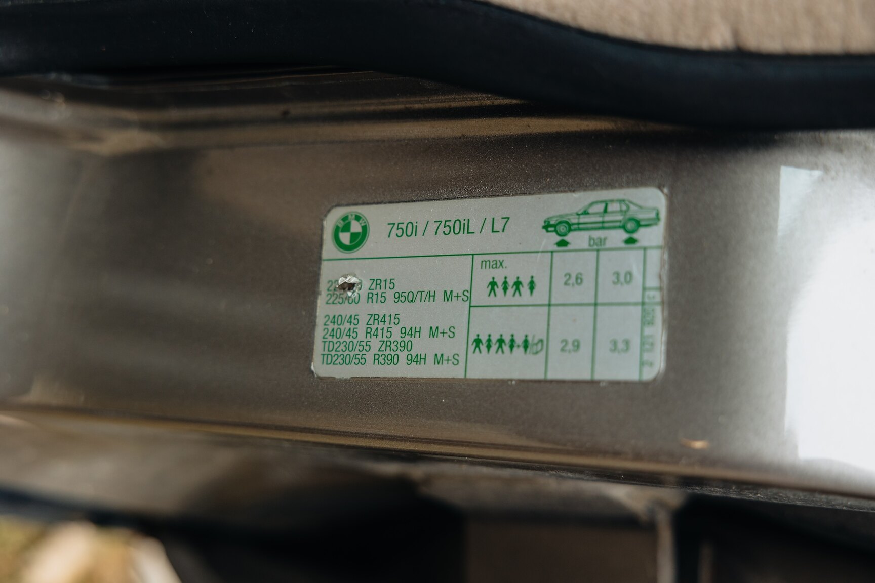 Innenraumfoto von 1990 BMW 750iL (10)