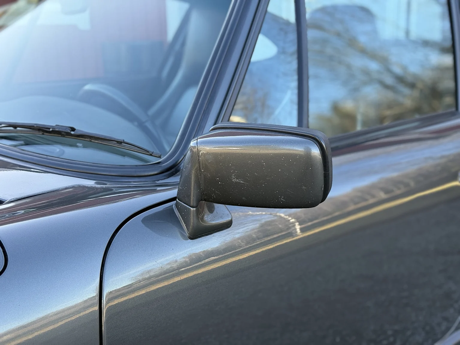 Exterior image of 1989 Porsche 911 / 930 3.3 Turbo 5-speed (35)