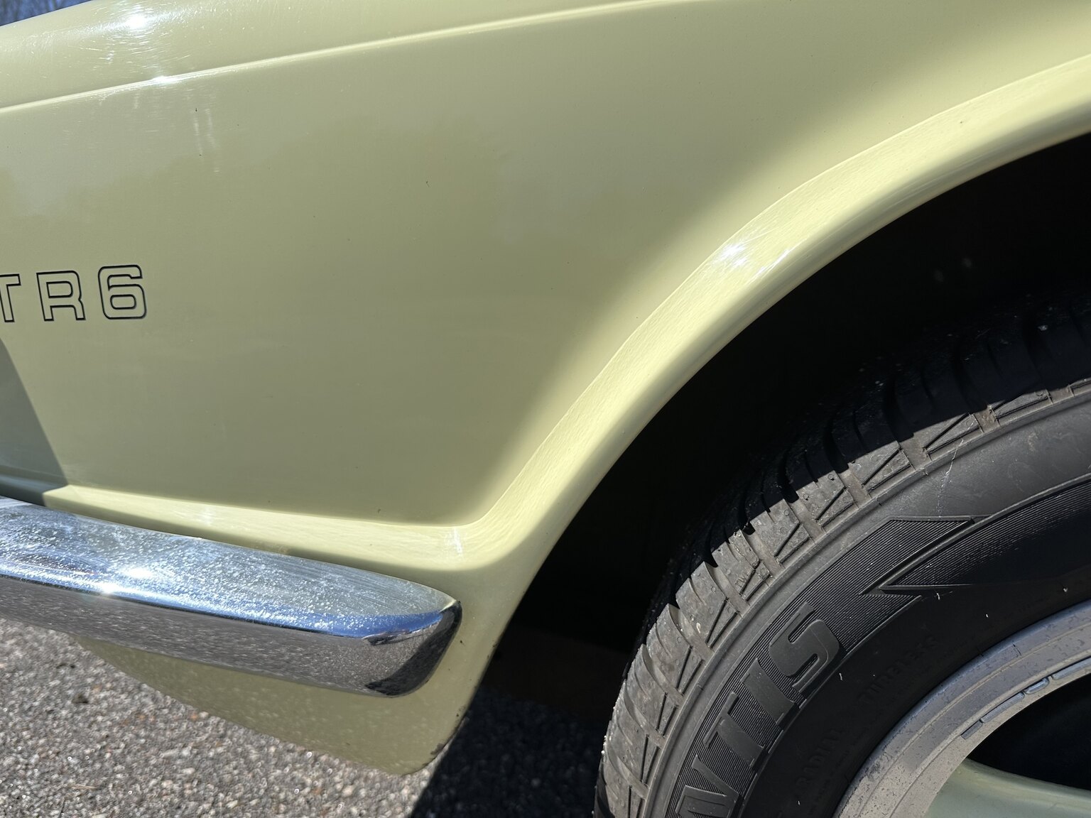 Exterior image of 1971 Triumph TR6 (61)