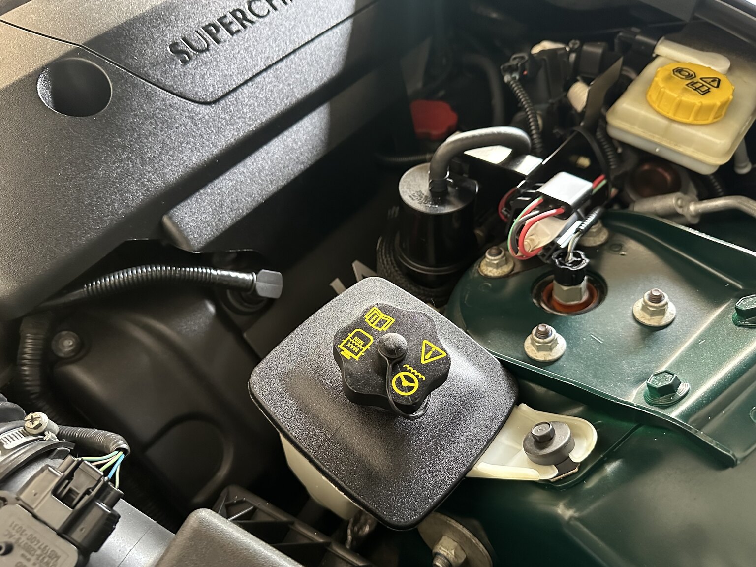 2003 Jaguar S-Type R, Mekanik