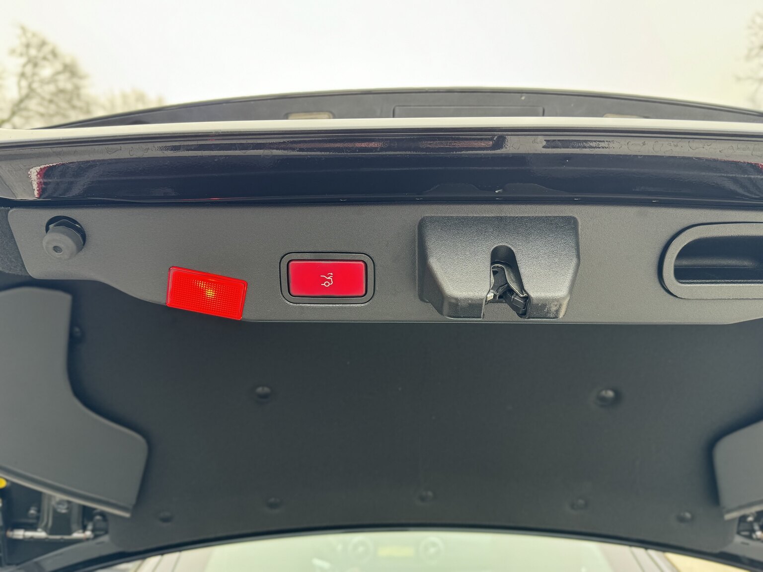 Interior image of 2013 MERCEDES-BENZ SL 500 (47)