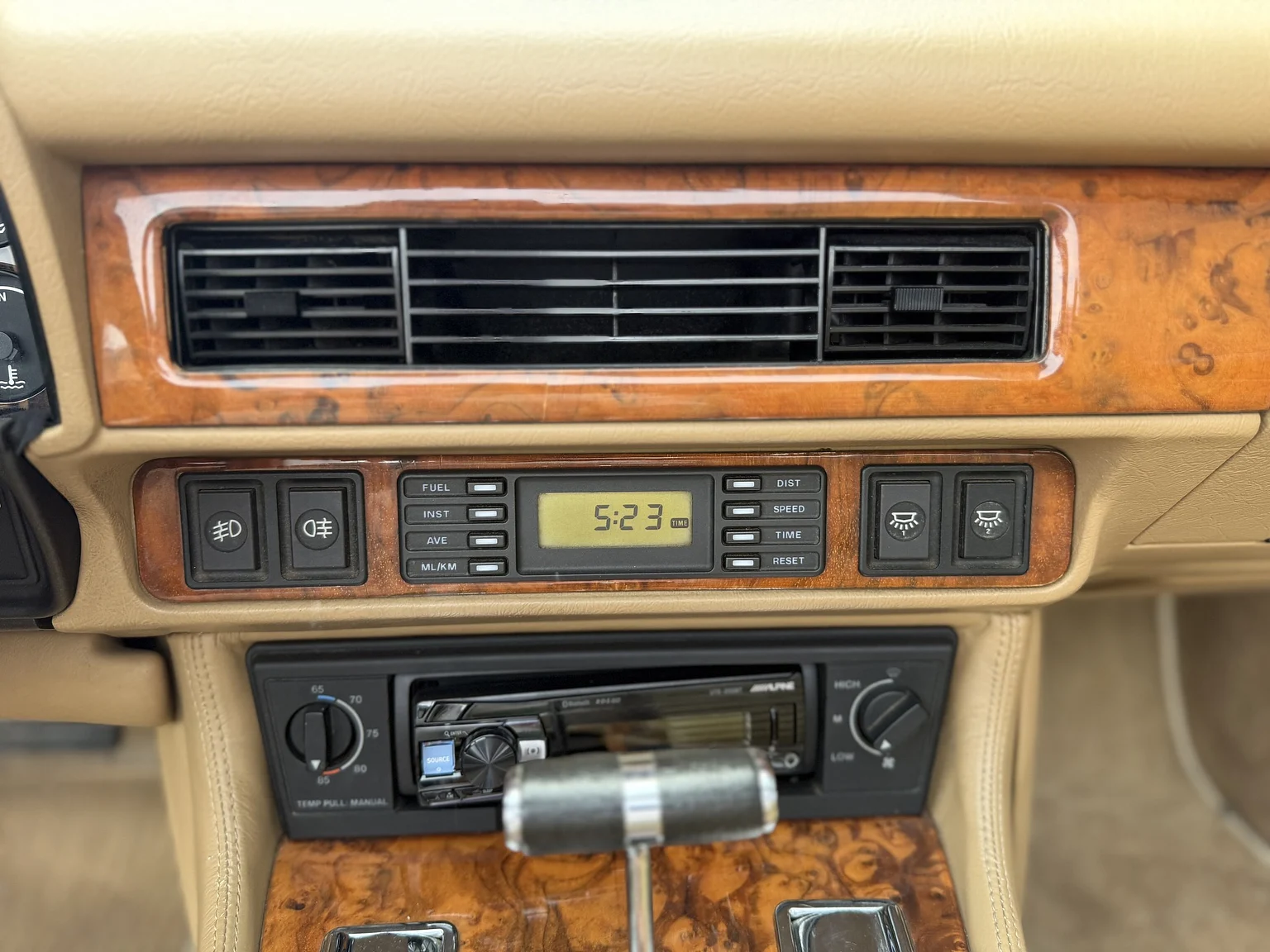 Interior image of 1993 Jaguar XjS Cabriolet (11)