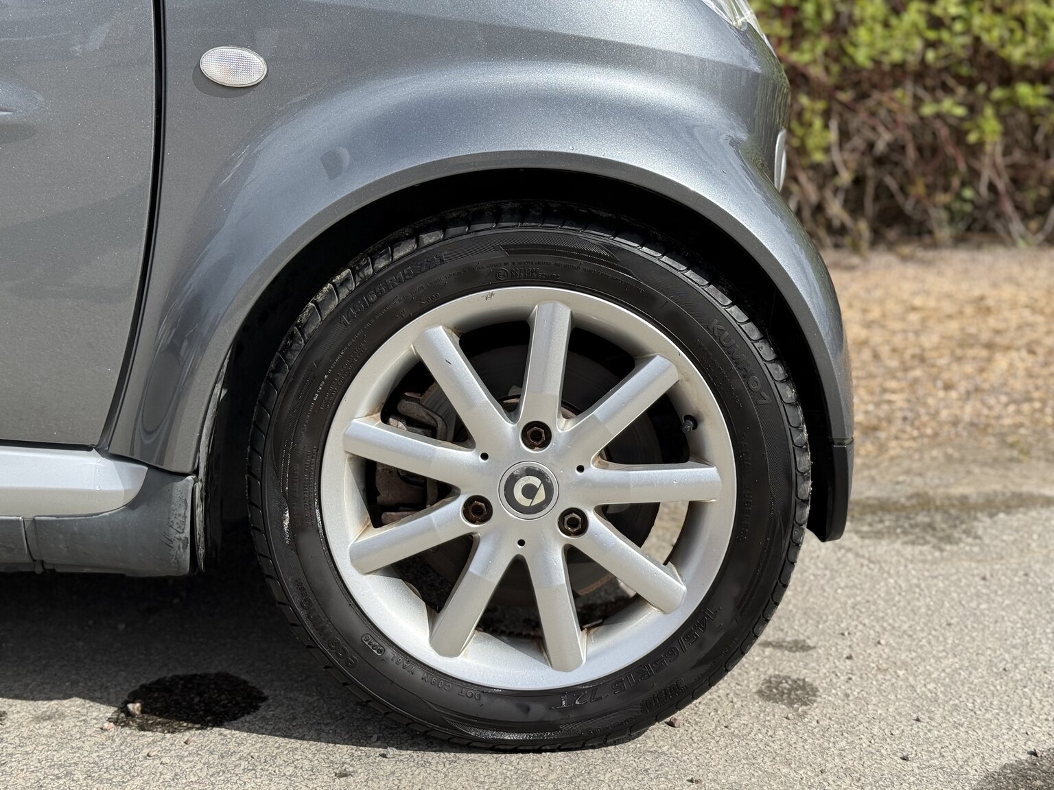Exterior image of 2005 Smart Fortwo 0.7