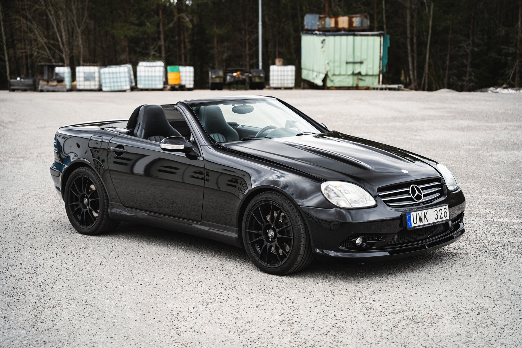 Exterior image of 2001 Mercedes-Benz SLK 32 AMG