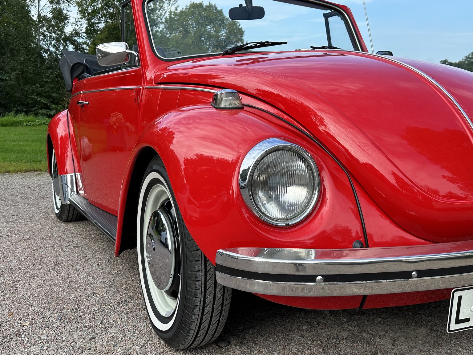 Exterior image of 1971 Volkswagen beetle 1302 cabriolet