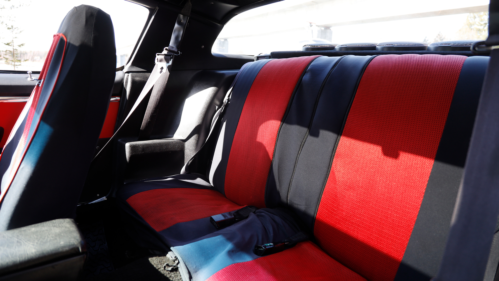 Interior image of 1975 Chevrolet Camaro 307 (2)