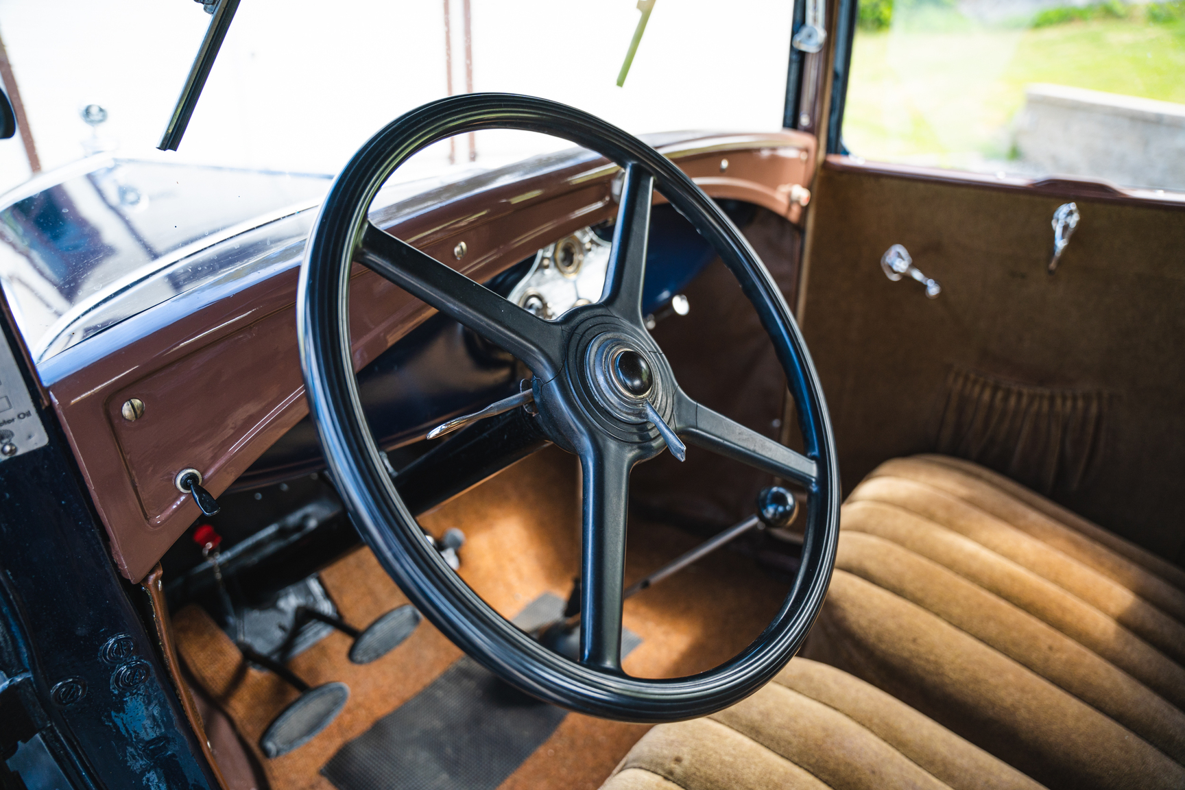 Innenraumfoto von 1931 Ford A Luxe Sedan (16)