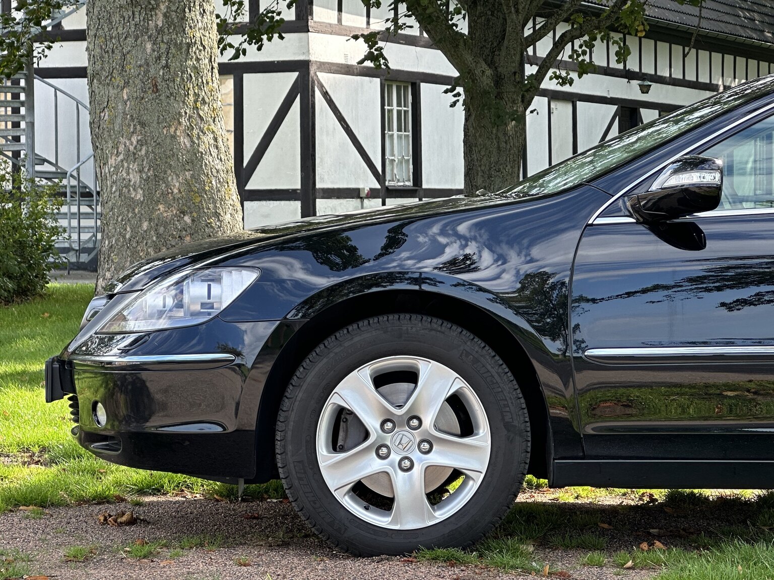 Exterior image of 2007 Honda Legend (4)