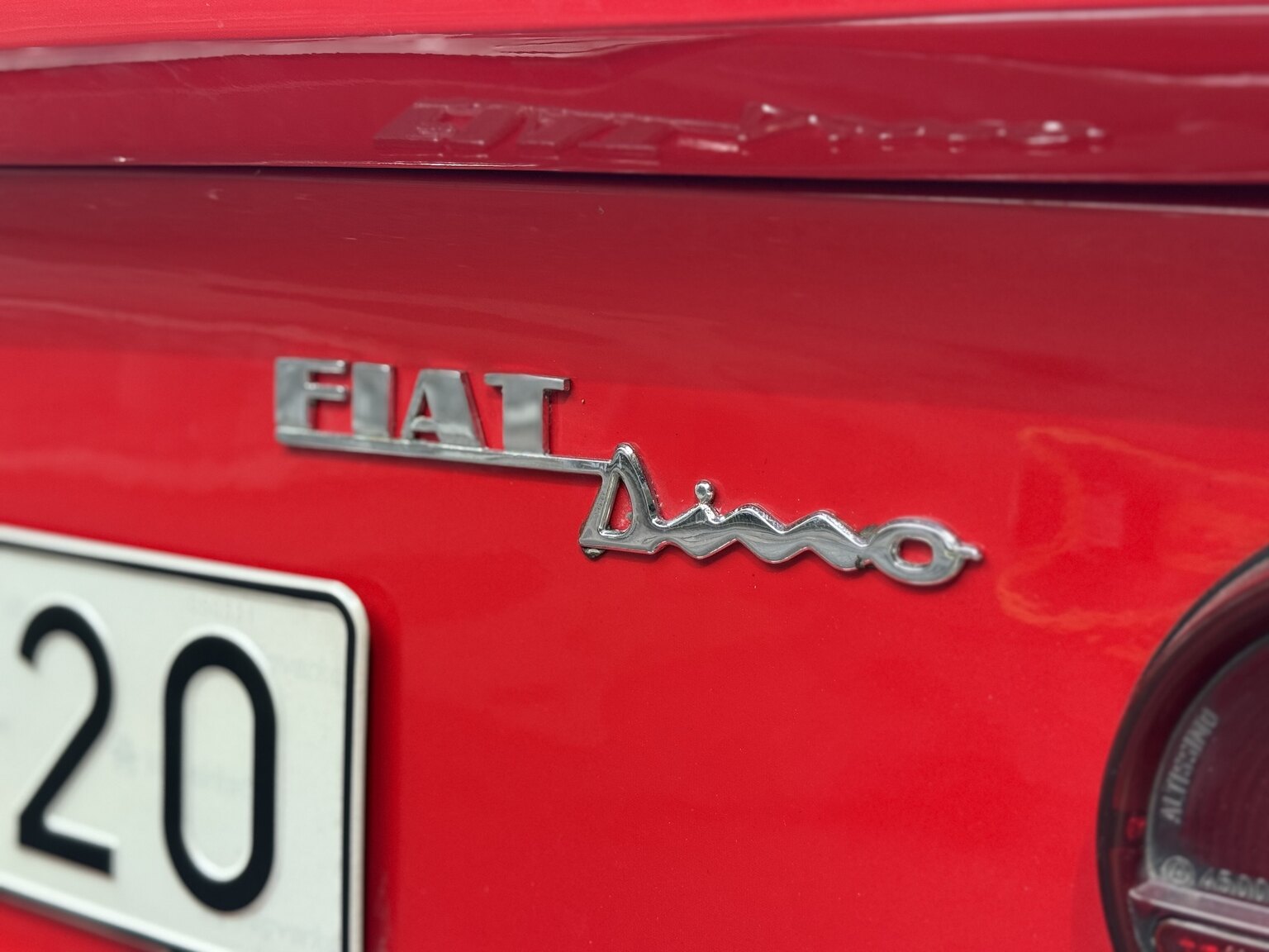 Exterior image of 1968 Fiat Dino Spider