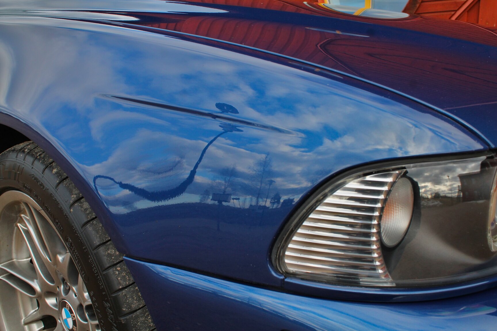 Exteriörbild på 2003 BMW M5