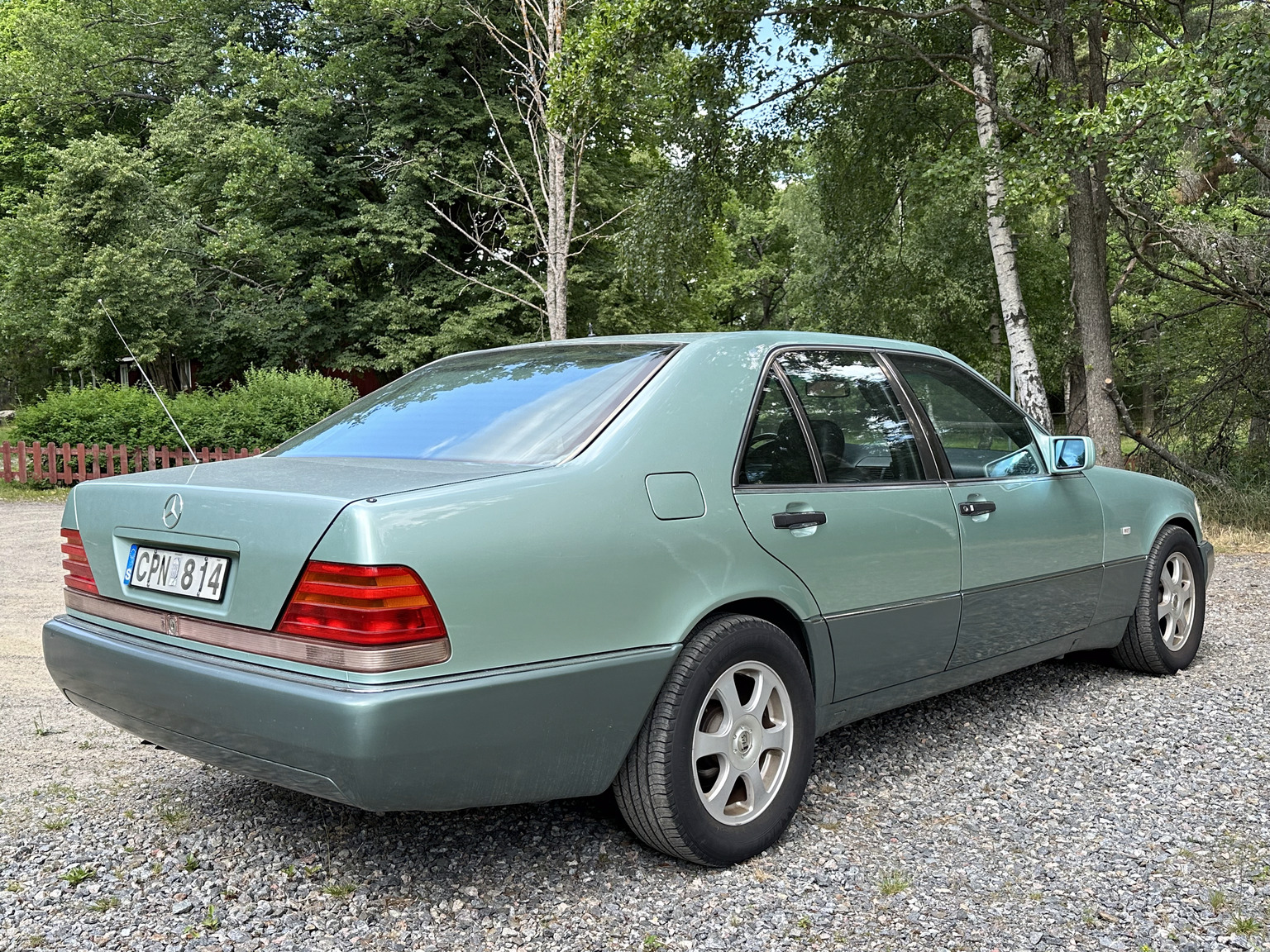 Exterior image of 1992 Mercedes 300 SE (11)