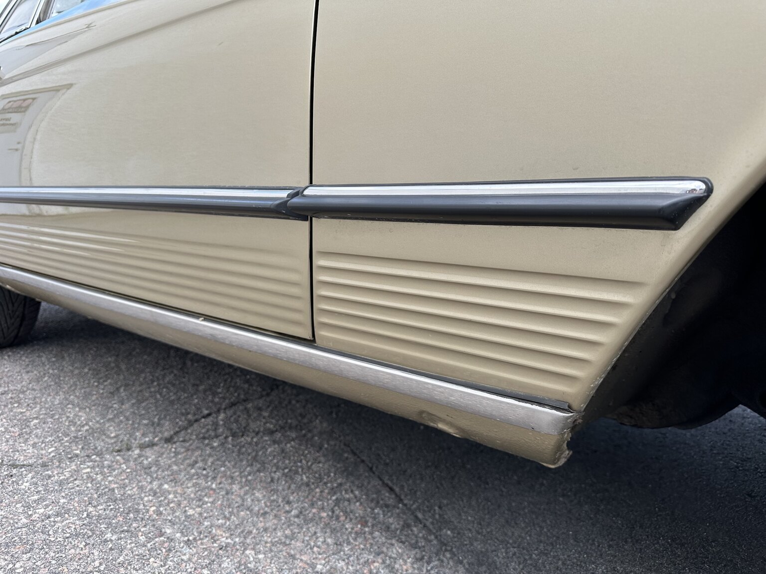 Exteriörbild på 1974 Mercedes benz 450 SL