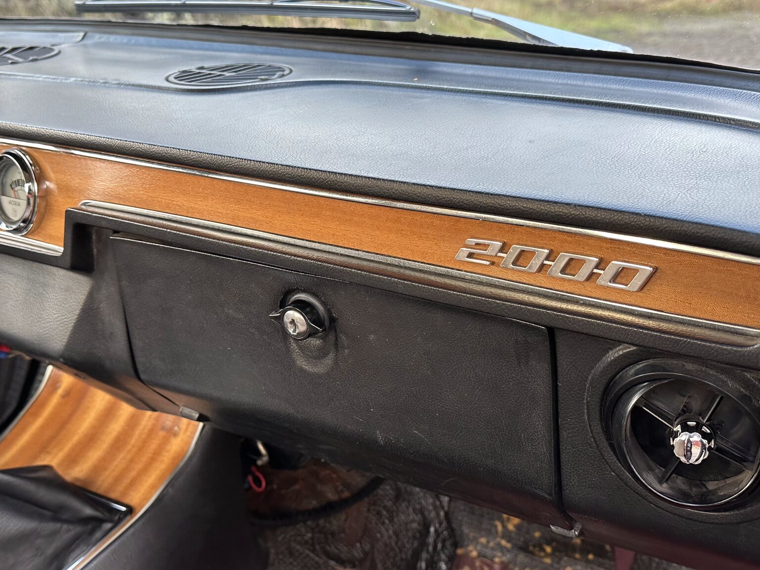 Interior image of 1973 Alfa Romeo Berlina 2000