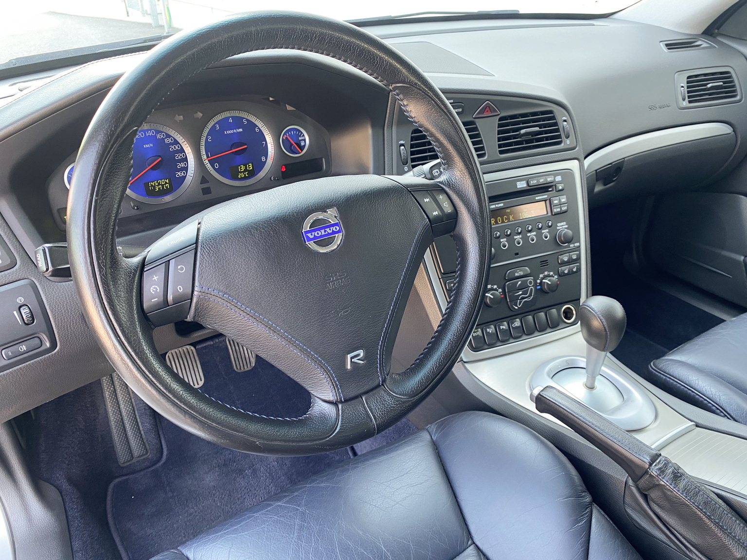Interior image of 2005 Volvo V70 R AWD (6)