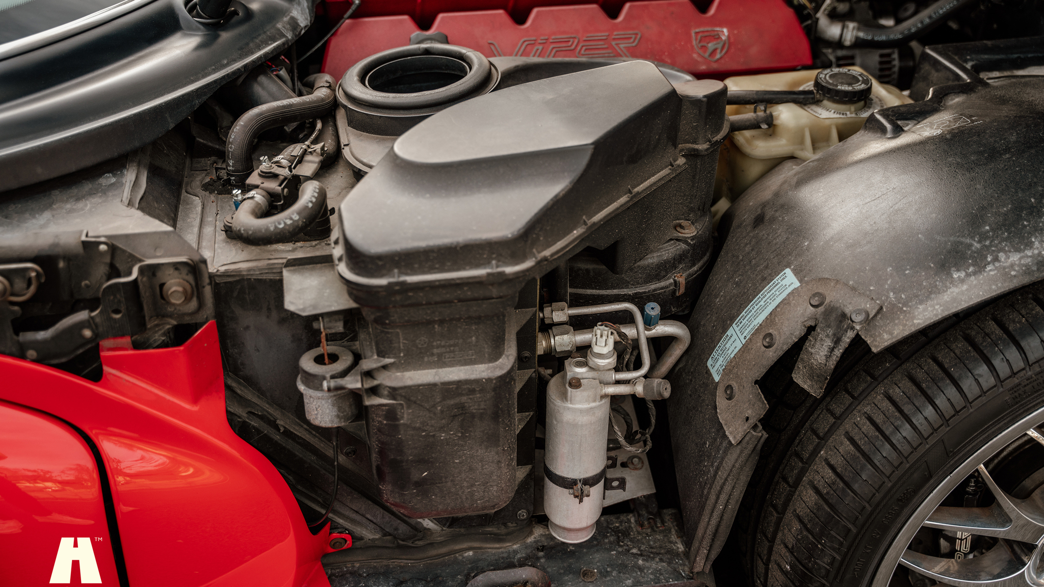 Image of 1997 Dodge Viper GTS mechanics