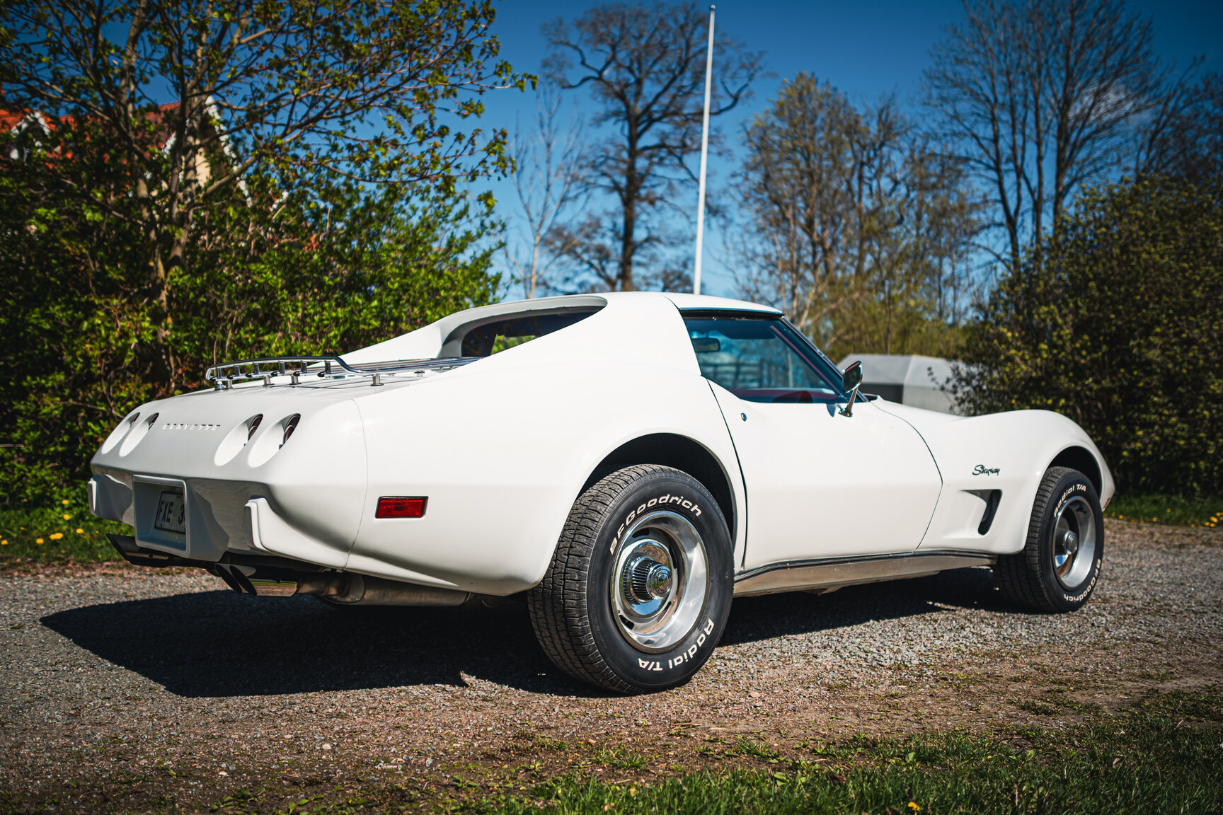 Exterior image of 1975 Chevrolet Corvette Stingray (3)