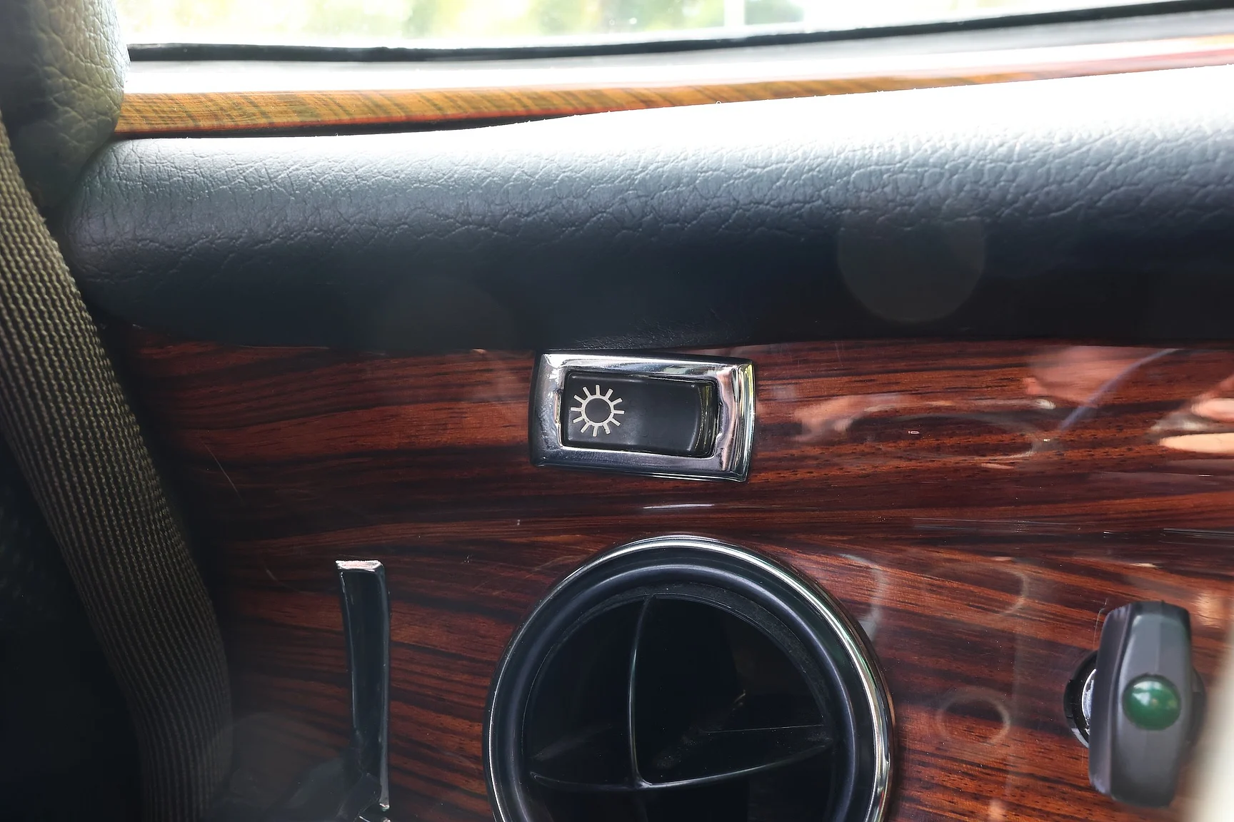 Interior image of 1972 Mercedes-Benz 280 SE 4.5  (45)