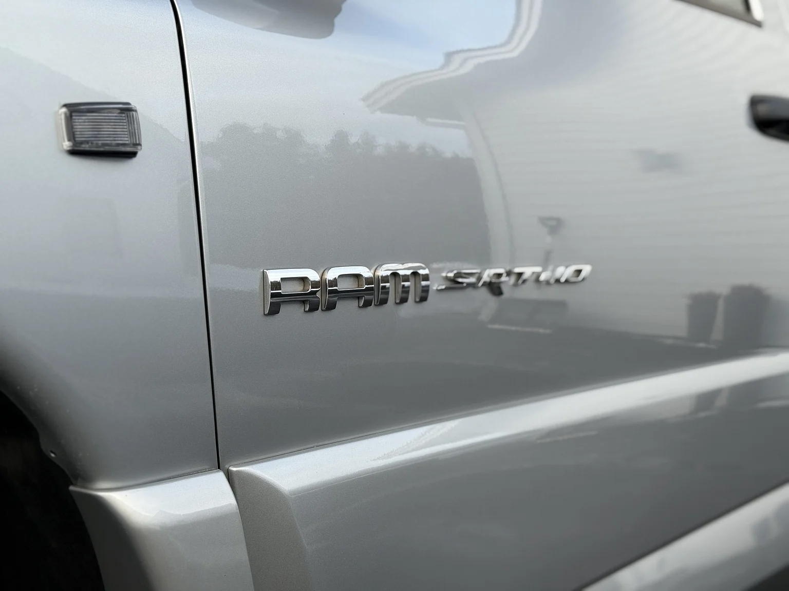 Exteriörbild på 2005 Dodge RAM SRT-10 Regular Cab Manual  (54)