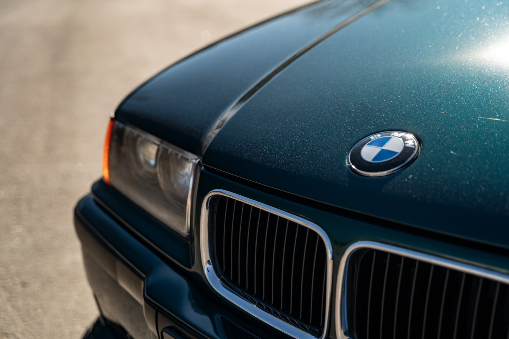Exteriörbild på 1995 BMW 325i Coupé AVUS Edition "No Reserve Auction"