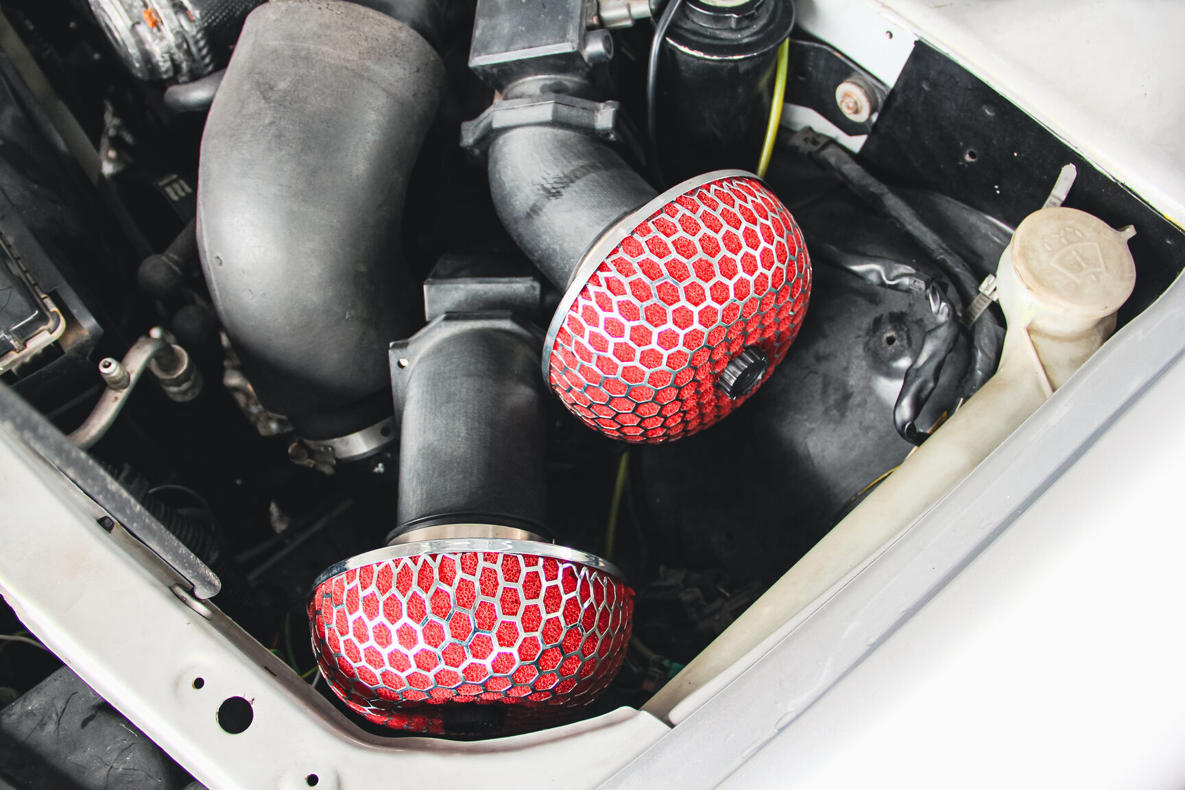 Image of 1994 Nissan Skyline R32 GT-R mechanics