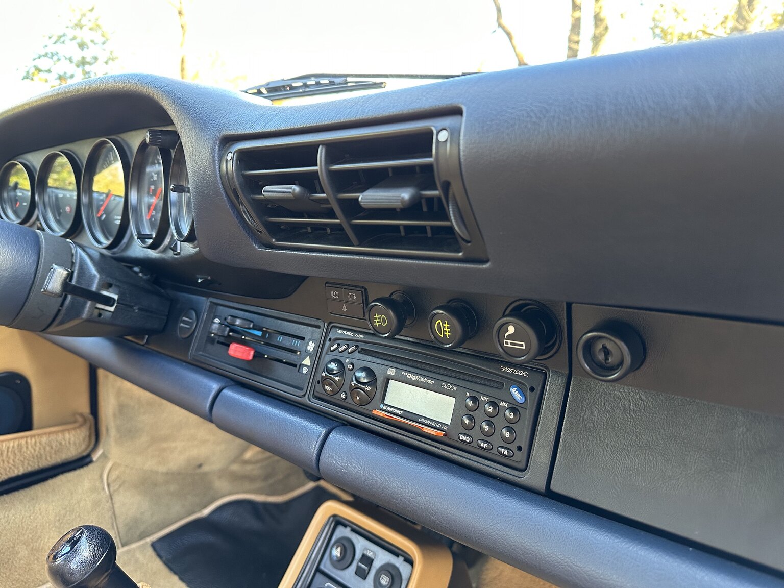 Interior image of 1986 Porsche 911 Carrera 3.2