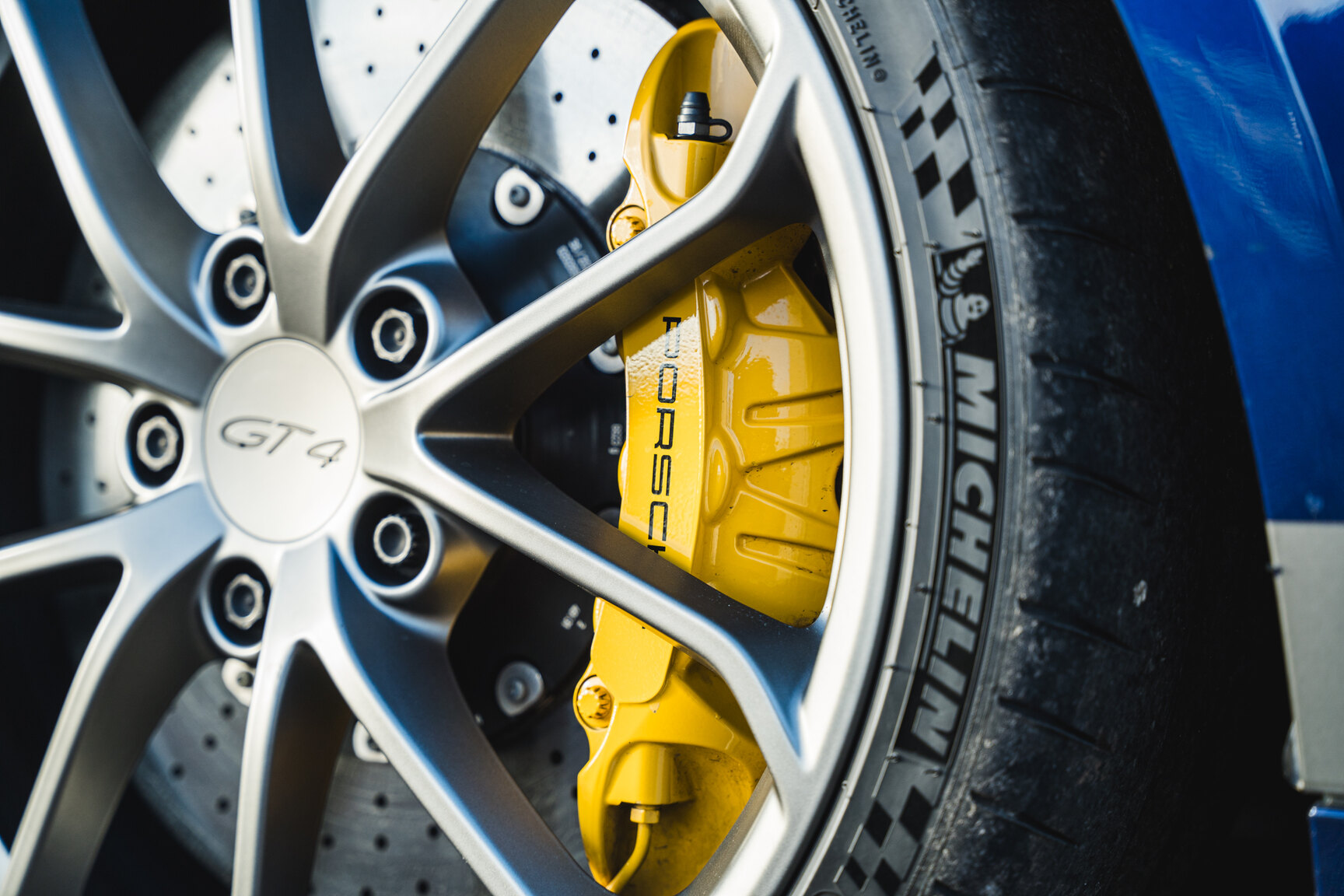 Exteriörbild på 2020 Porsche 718 Cayman GT4