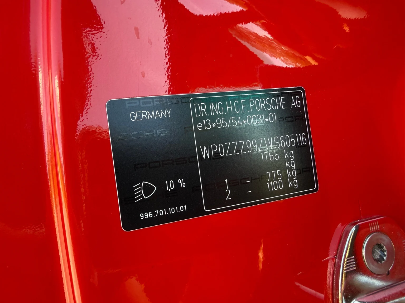 Interior image of 1998 Porsche 911 Carrera (59)