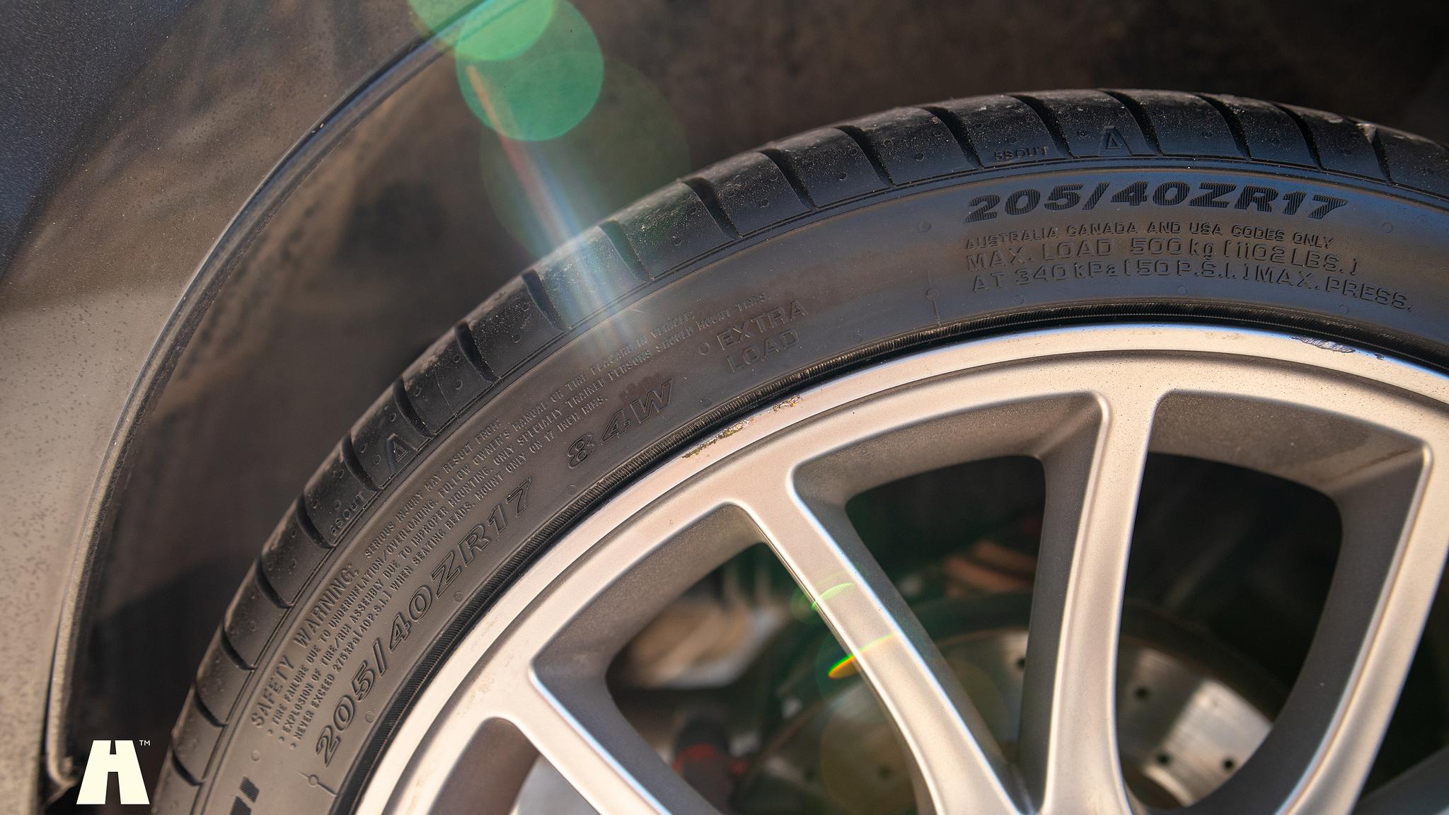 Exteriörbild på 2016 Abarth 595 Competizione (74)