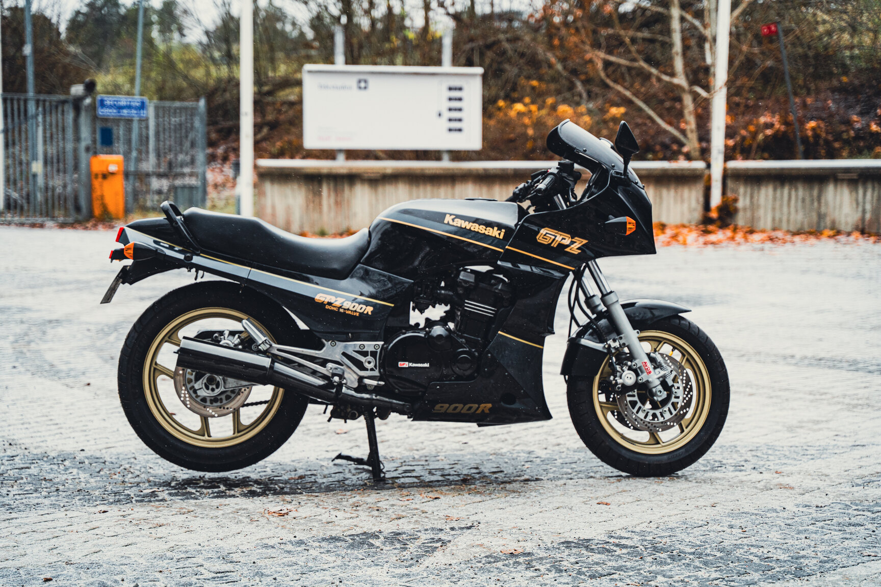 Aussenfoto 1990 Kawasaki ZX900R